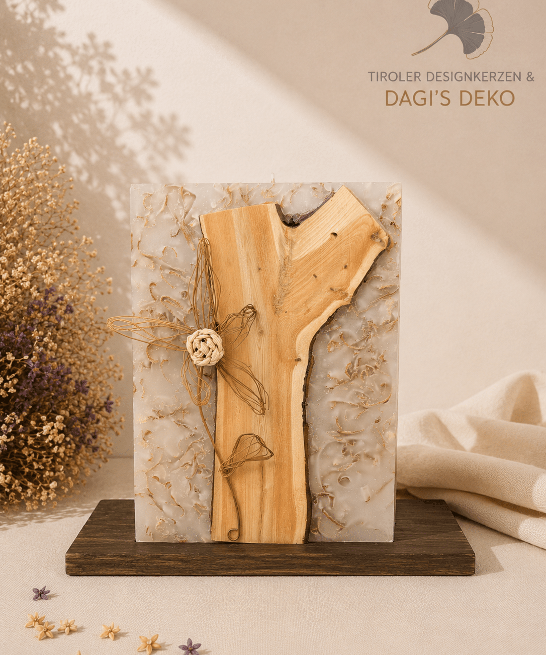 Hochzeitskerze mit Blume und Holz