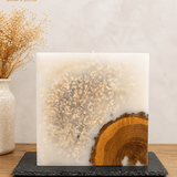 Kerze mit eingegossenem Holz und Holzspänen