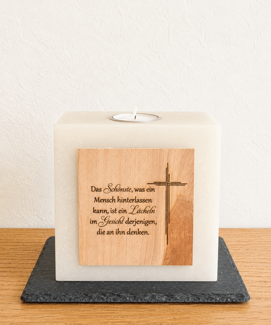 Kerze mit eingraviertem Spruch