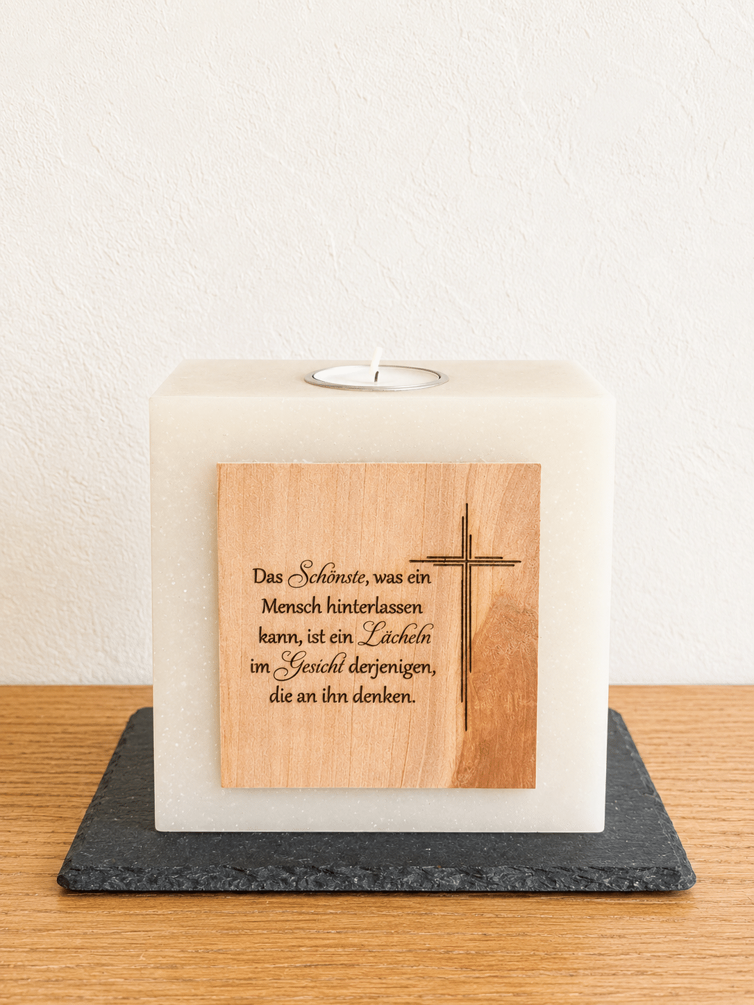 Kerze mit eingraviertem Spruch