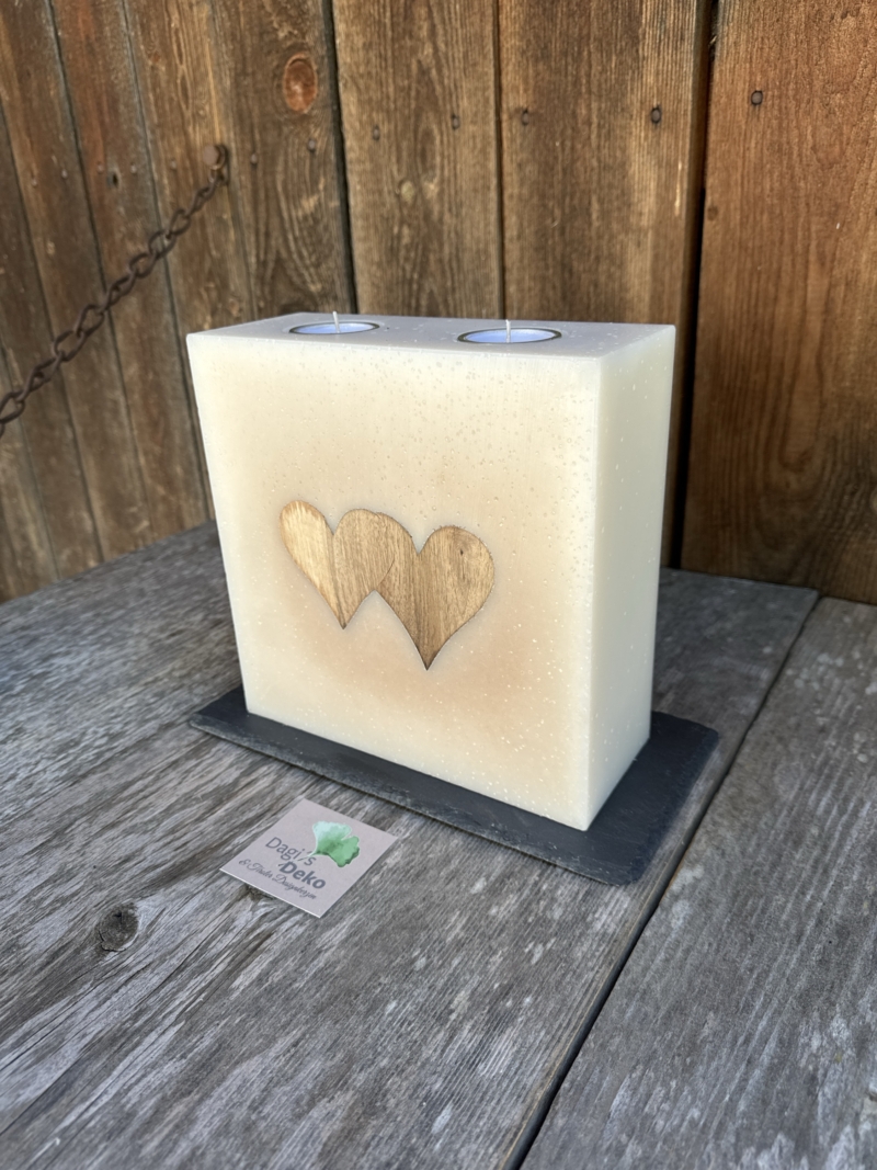 Hochzeitskerze mit zwei Holzherzen – Bild 2
