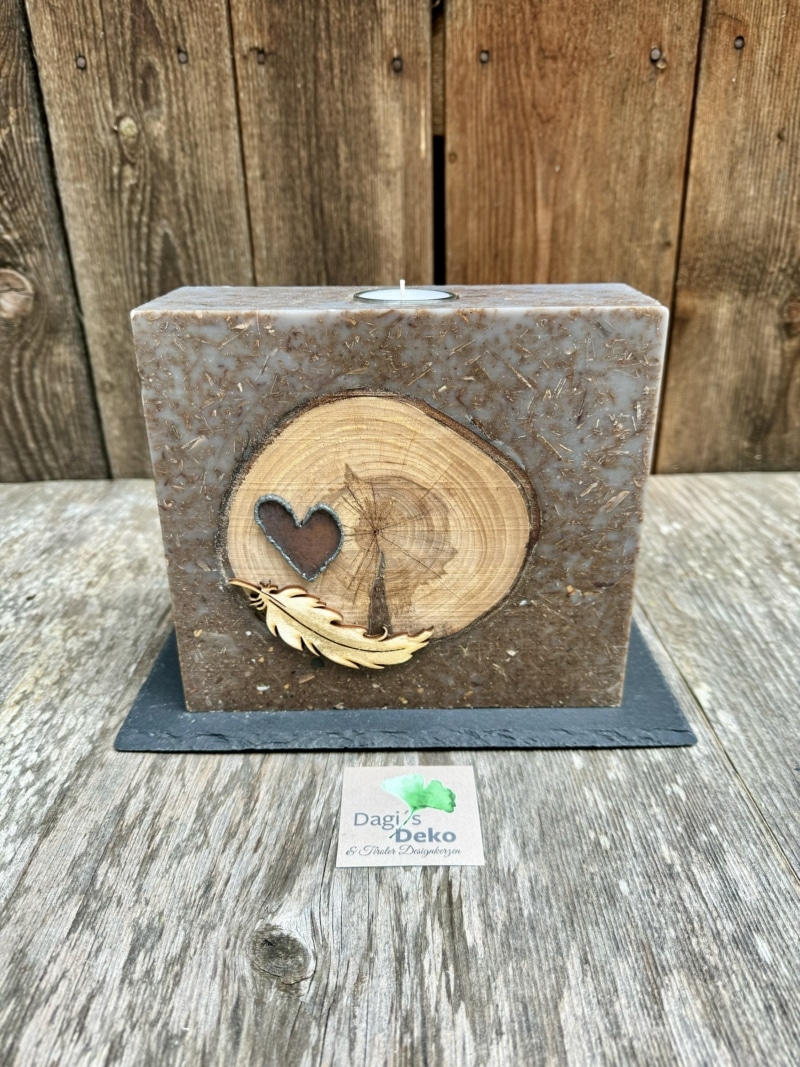 Hochzeitskerze mit Herz und Blatt