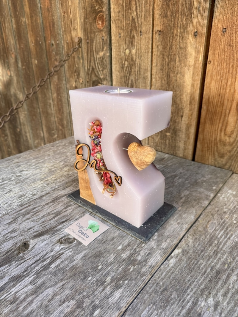 Holzherz und verharzte Blumen – Bild 2