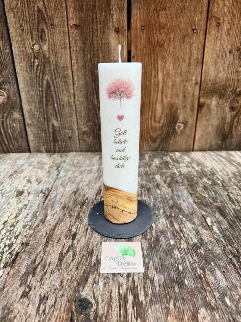 Kerze mit rosa Baum